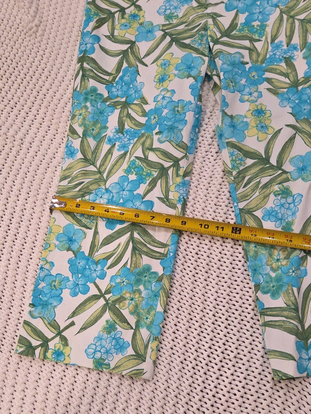 Croft & Barrow Blue Floral Capri Pants Resort Style Womens Size 6 - Picture 13 of 15